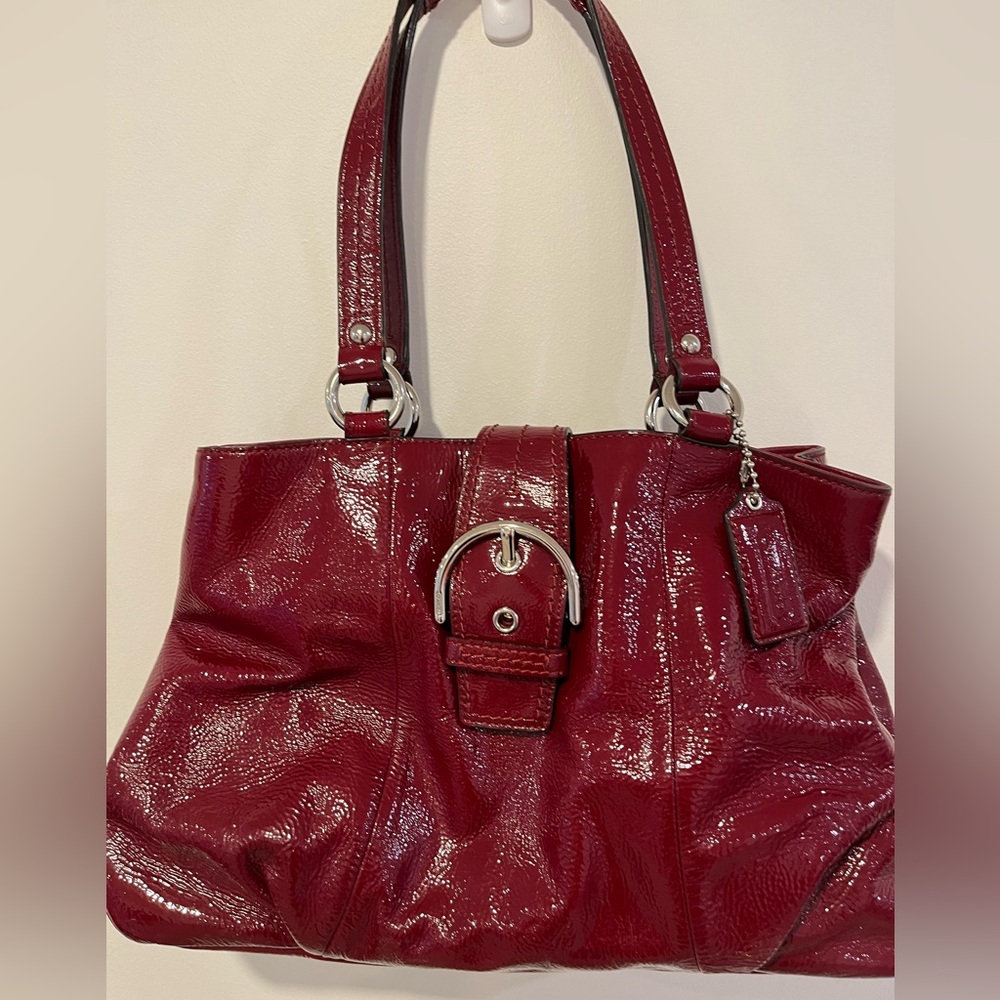 Elegant Burgundy Leather Handbag